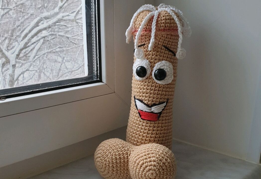 pletena igračka simbolizira uvećani penis